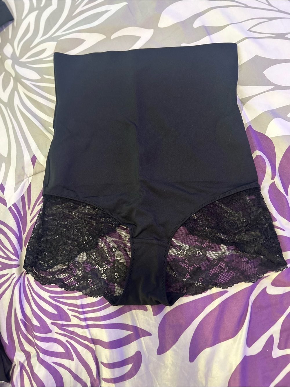 NWOT Maidenform High-Waist Black Lace Trim Shaping Briefs